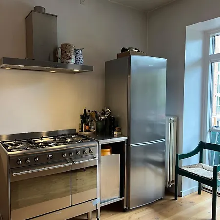 Bright, Child-friendly, Balcony, 50 Meters From The Subway