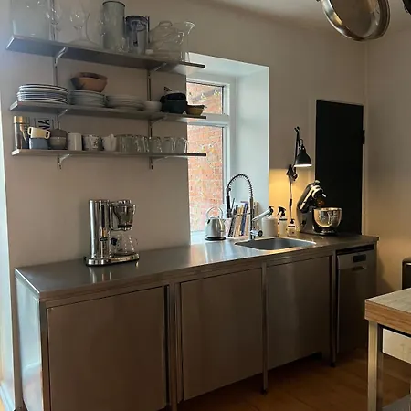 Bright, Child-friendly, Balcony, 50 Meters From The Subway