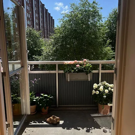 Daire Bright, Child-friendly, Balcony, 50 Meters From The Subway *